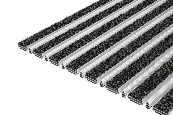 Top Clean CLASSIC PULSE: Die preiswerte Eingangsmatte Top Clean CLASSIC PULSE mit der PULSE-Einlage aus 100% Polyamid sorgt bei normaler Beanspruchung für eine hohe Reinigungsleistung bei kleinen Budgets. 